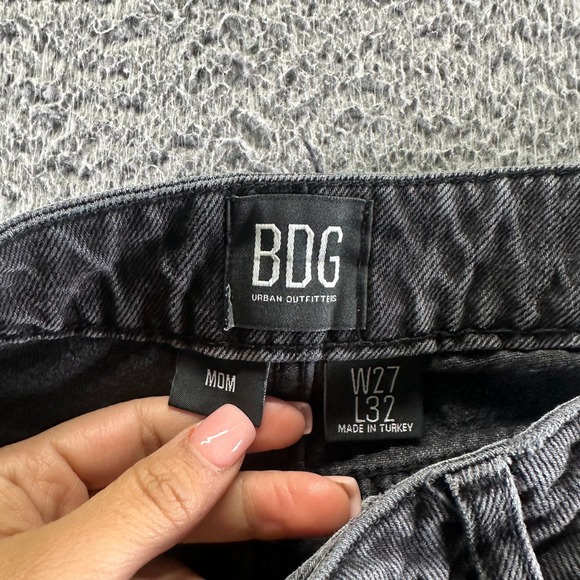 Urban Outfitters BDG Jeans Womens 27x29 Gray Cotton Denim Mom Tapered Workwear - Picture 4 of 10